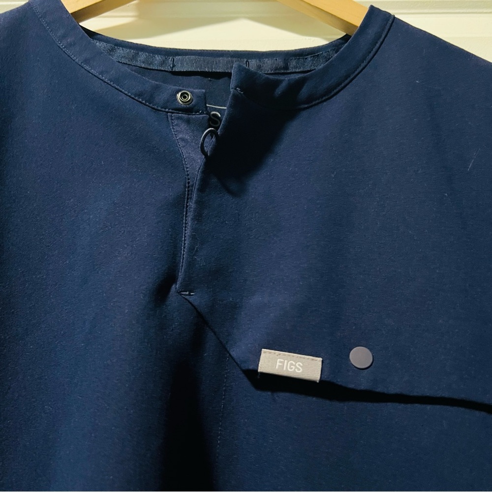 FIGS Corfield Henley Scrub Top Size XL Navy Blue Technical Collection Medical - Picture 5 of 11